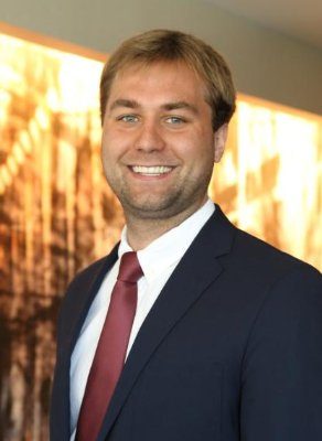 Travis Blomberg headshot